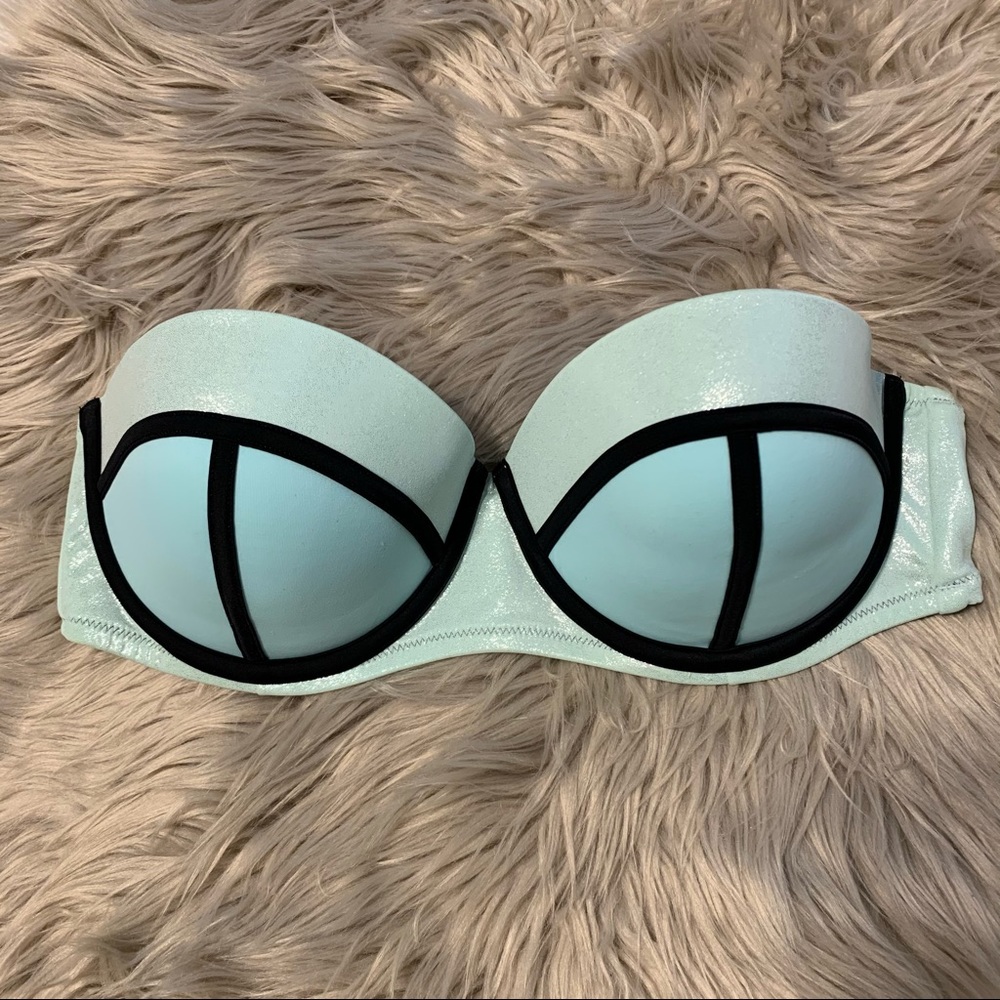 Victoria’s Secret • strapless bikini top Sz 36D